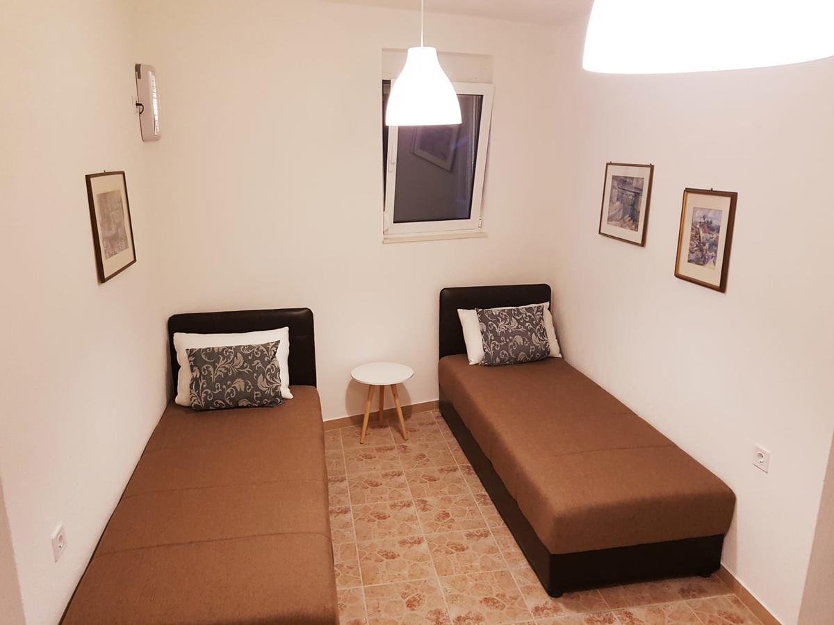 Tufio Apartmani Ulcinj Buitenkant foto